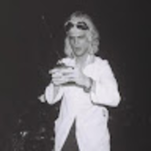 Meet your Posher, Julia - Picture 1 of 1